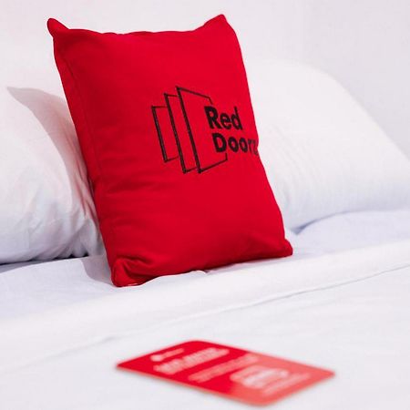 Reddoorz Near Mojokerto Train Station Hotell Eksteriør bilde