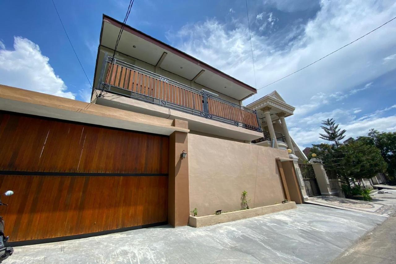 Reddoorz Near Mojokerto Train Station Hotell Eksteriør bilde