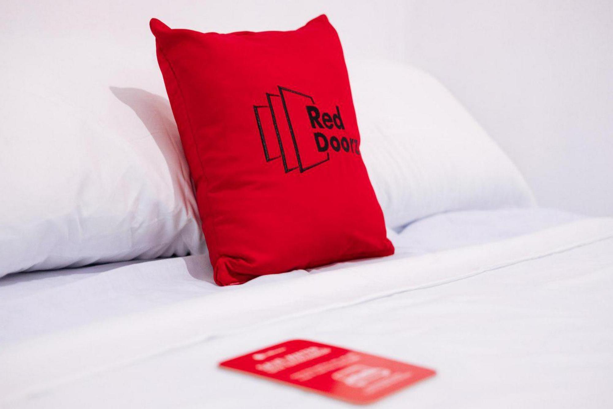 Reddoorz Near Mojokerto Train Station Hotell Eksteriør bilde